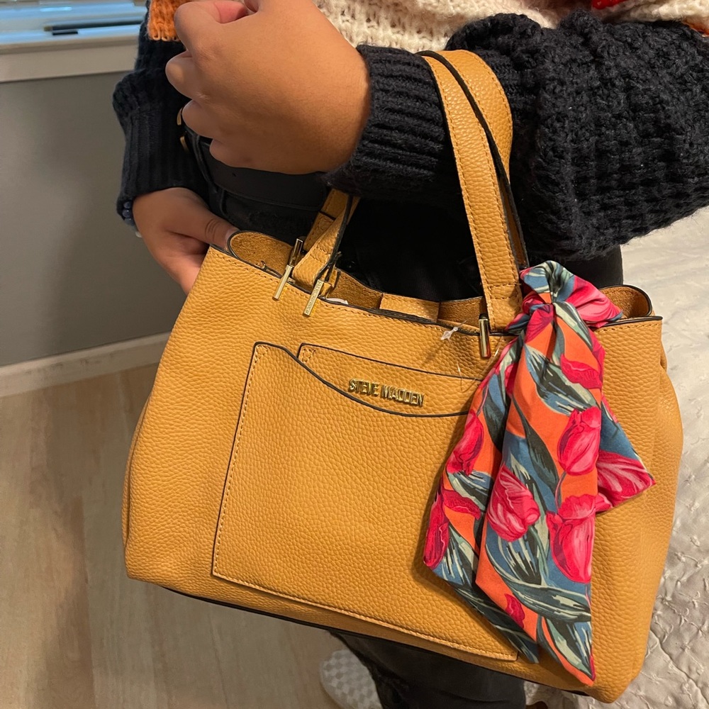 Mustard yellow Steve Madden shoulder bag